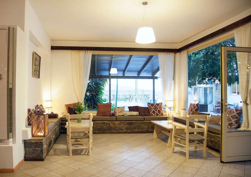 איסטרו Elpida Village מראה חיצוני תמונה
