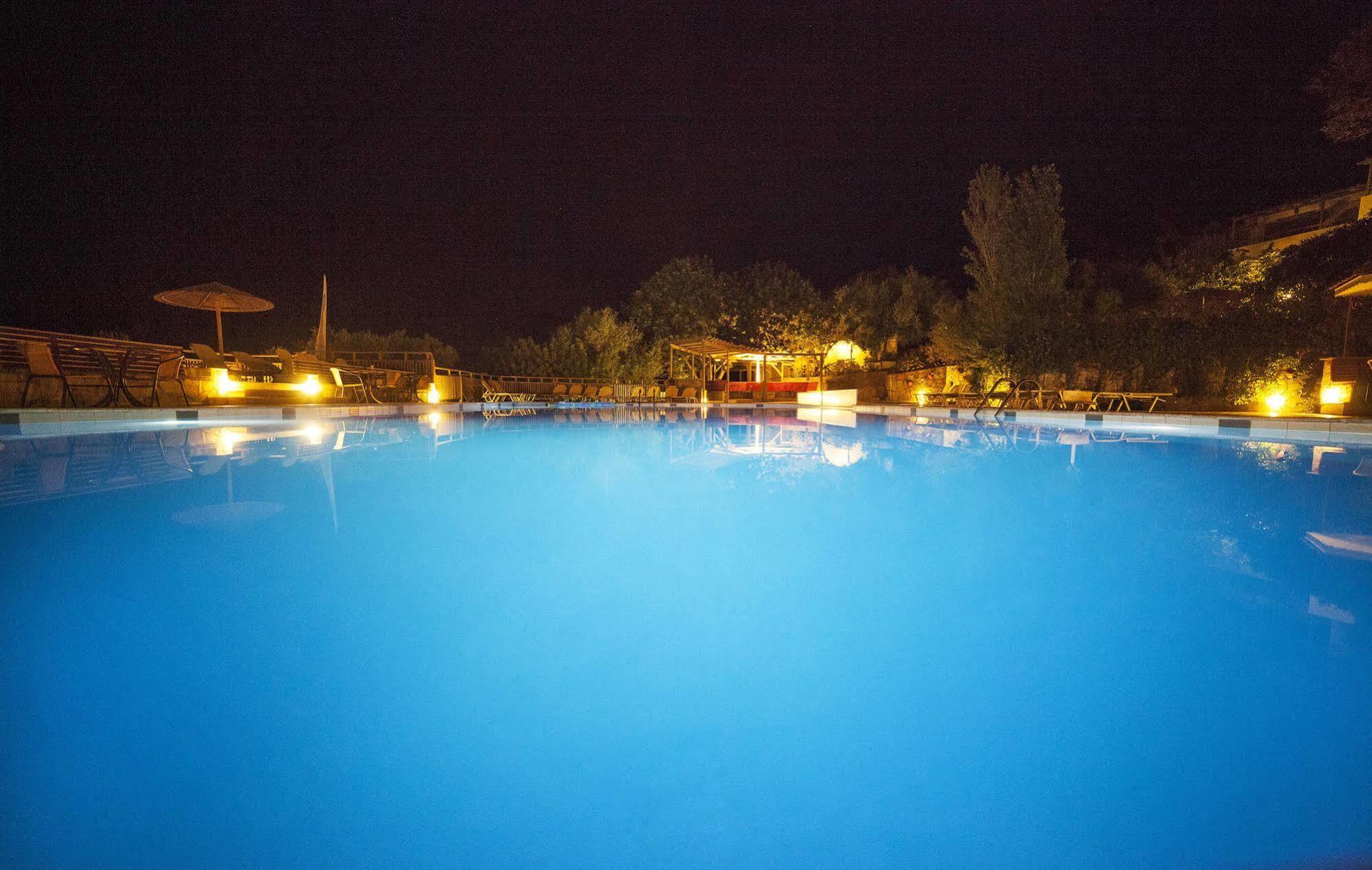 איסטרו Elpida Village מראה חיצוני תמונה